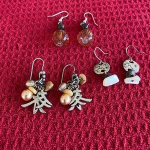🎄$3 bundled - 3 Pairs of Earrings
